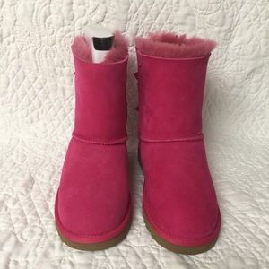Bailey Bow Short UGG Big Kids size 2